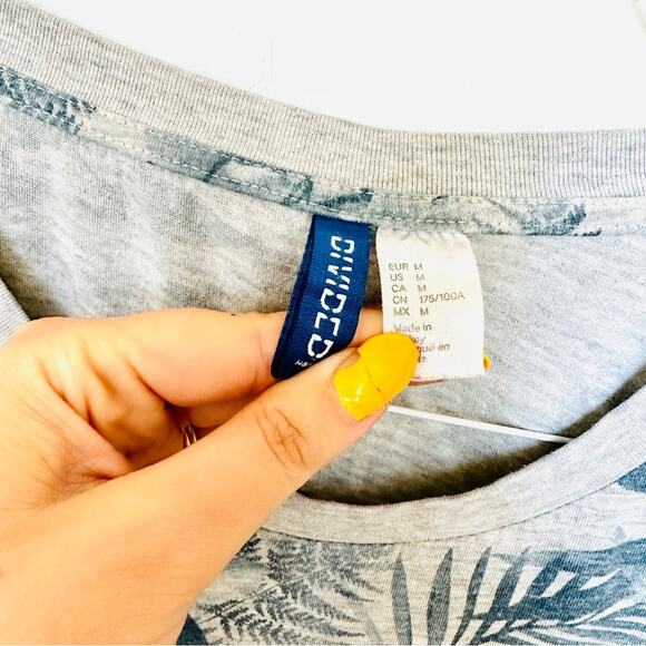 MENS H&M DIVIDED Grey Blue Tropical Floral Pocket Short Sleeve Tee Shirt Top M - Picture 7 of 9